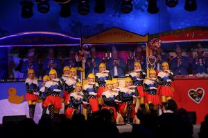 Kostuemsitzung3 2019 011